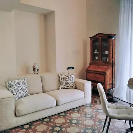 Living Garibaldi Apartment